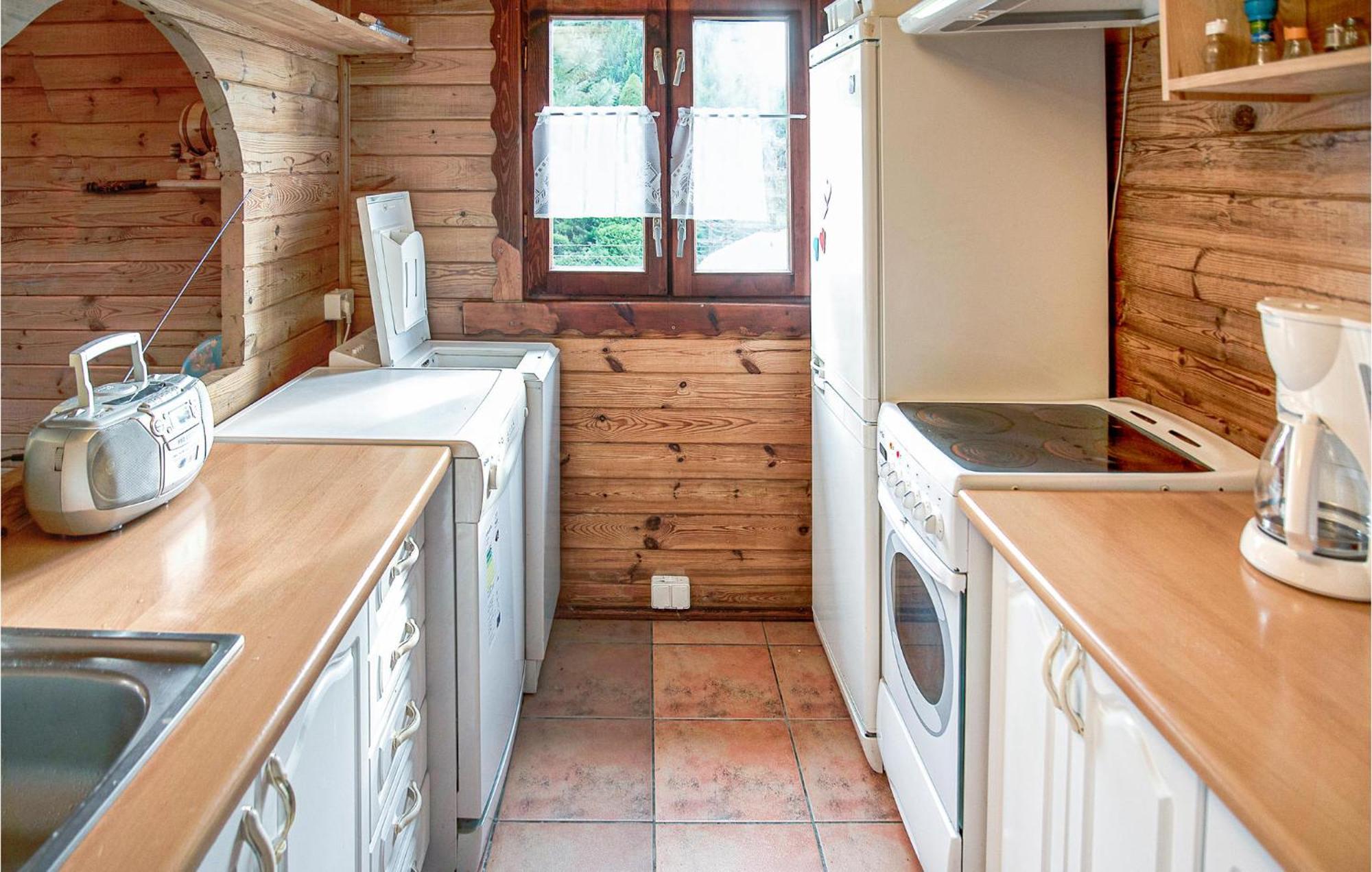 Nice Home In Mscice With Kitchen Eksteriør bilde